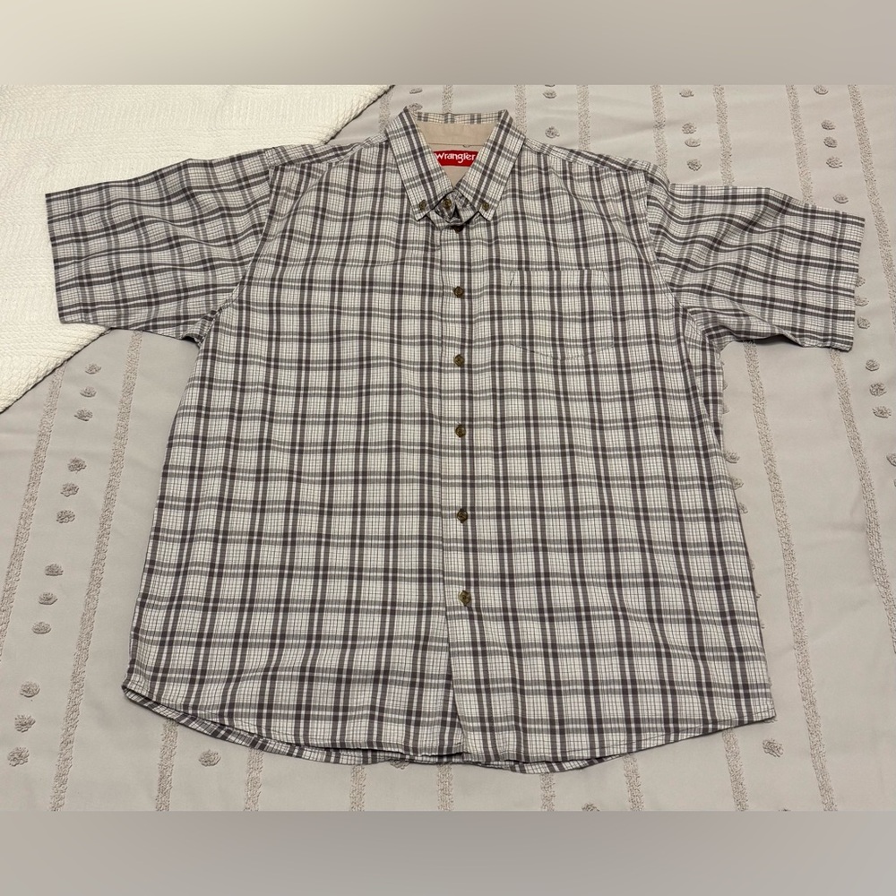 Wrangler Men's Black and White Plaid Shirt